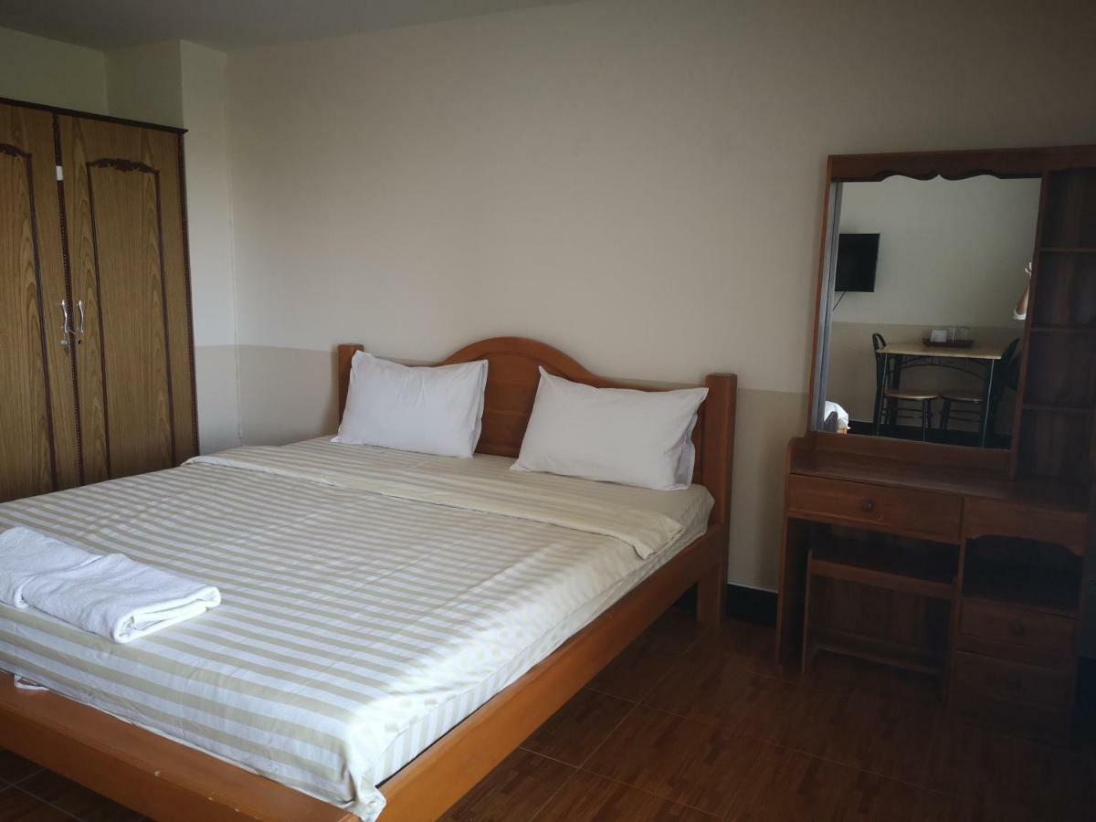 Sab Suwarn Mansion Hotel Suphan Buri Luaran gambar