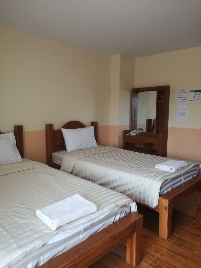 Sab Suwarn Mansion Hotel Suphan Buri Luaran gambar