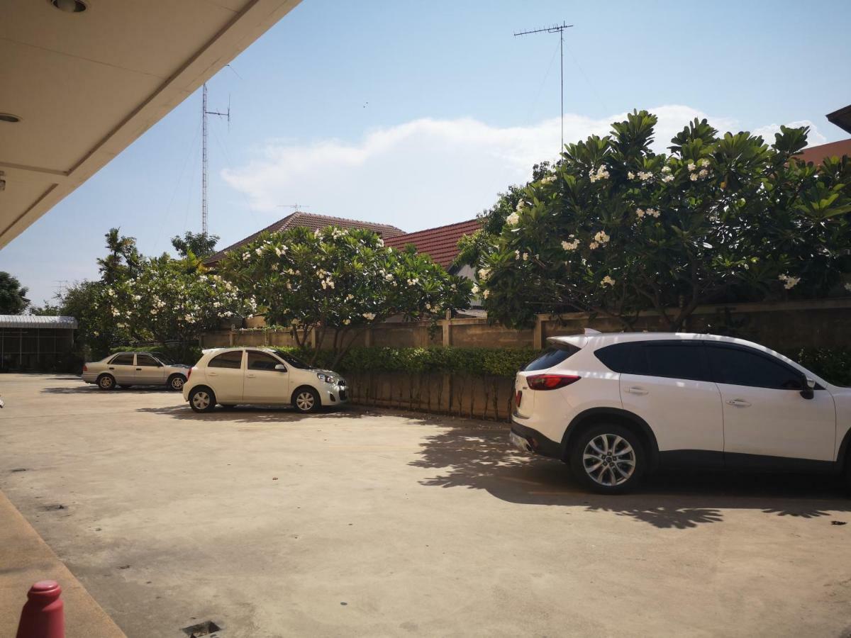 Sab Suwarn Mansion Hotel Suphan Buri Luaran gambar