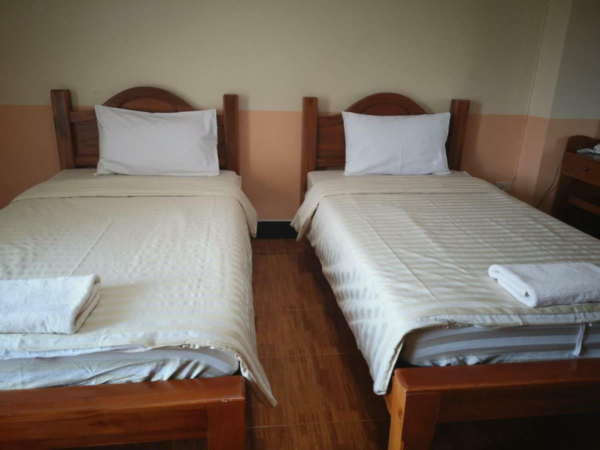 Sab Suwarn Mansion Hotel Suphan Buri Luaran gambar