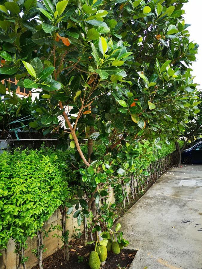 Sab Suwarn Mansion Hotel Suphan Buri Luaran gambar